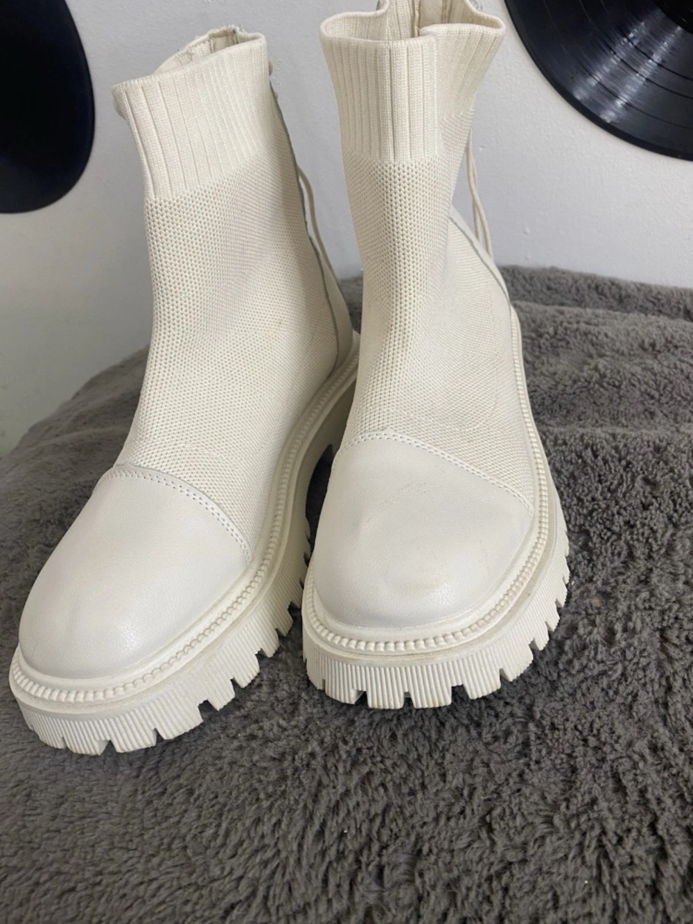 SHEIN Cream Knit Lug Sole Ankle Boots